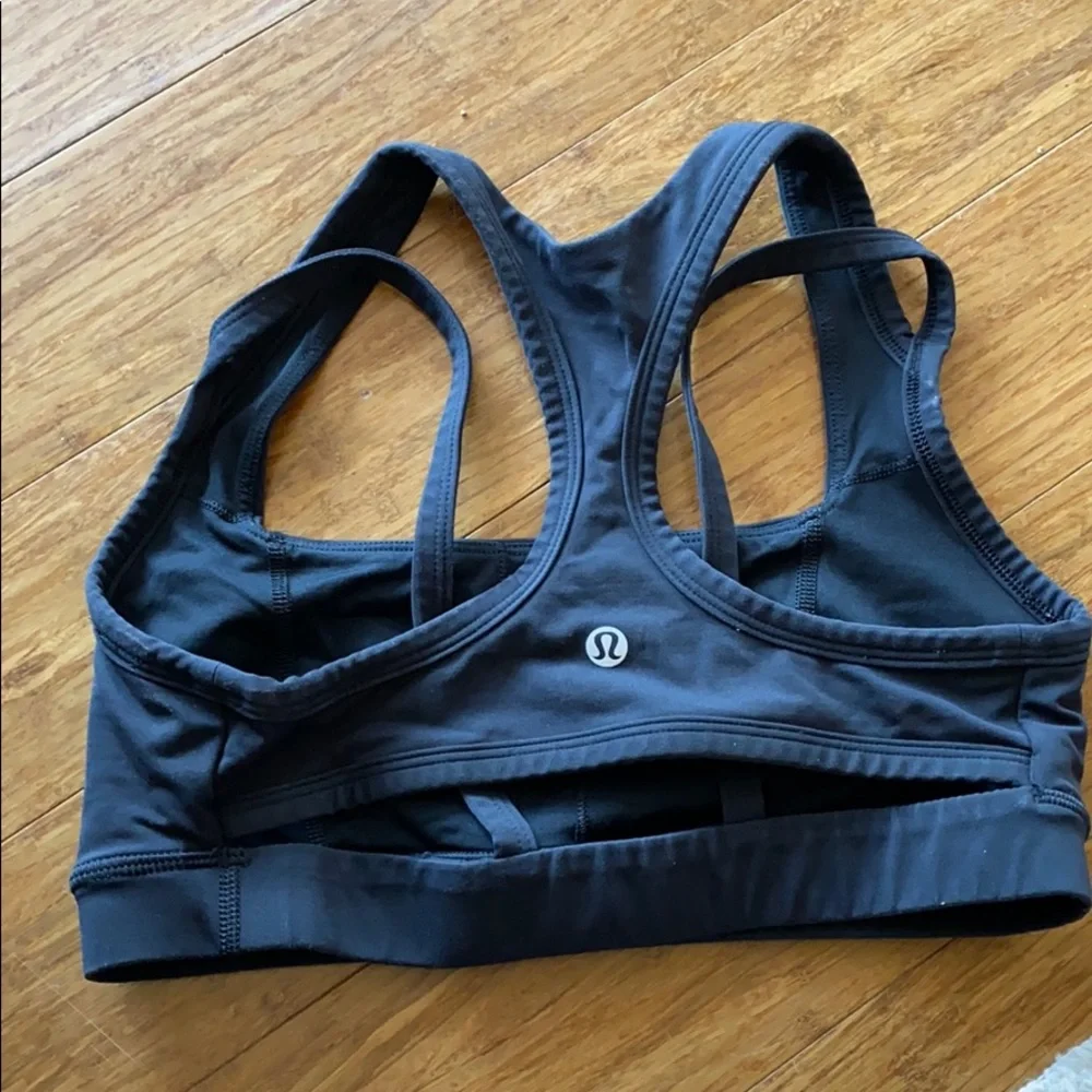 Lululemon sports bra
